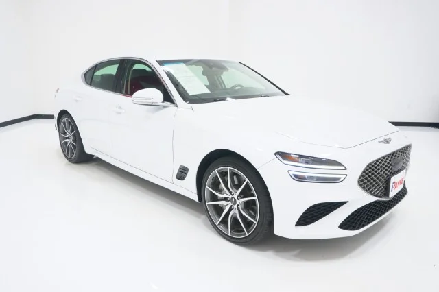 Used 2025  Genesis 2.5T image 3