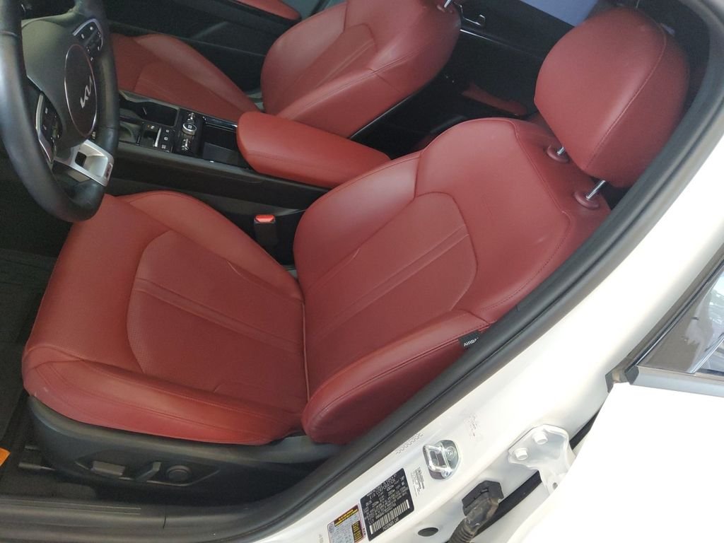 Used 2025 White Kia GT-Line image 8