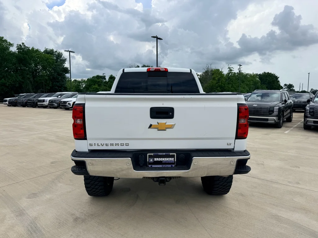 Used 2018 Summit White Chevrolet LT image 5