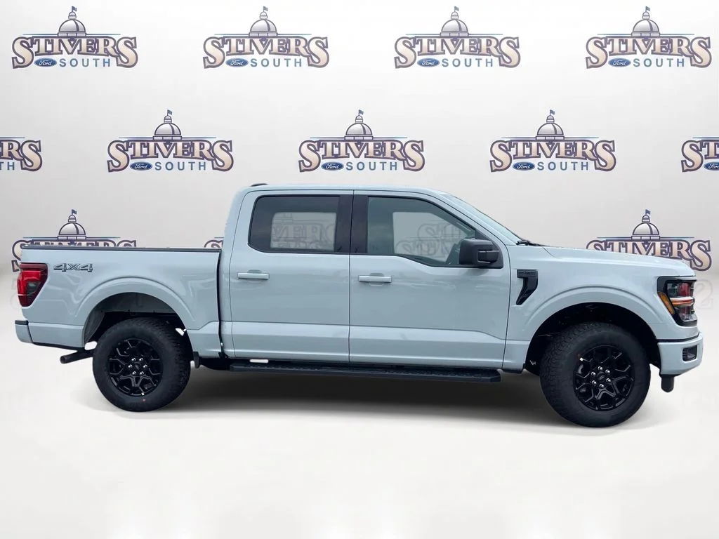 New 2026 White Ford XLT image 2
