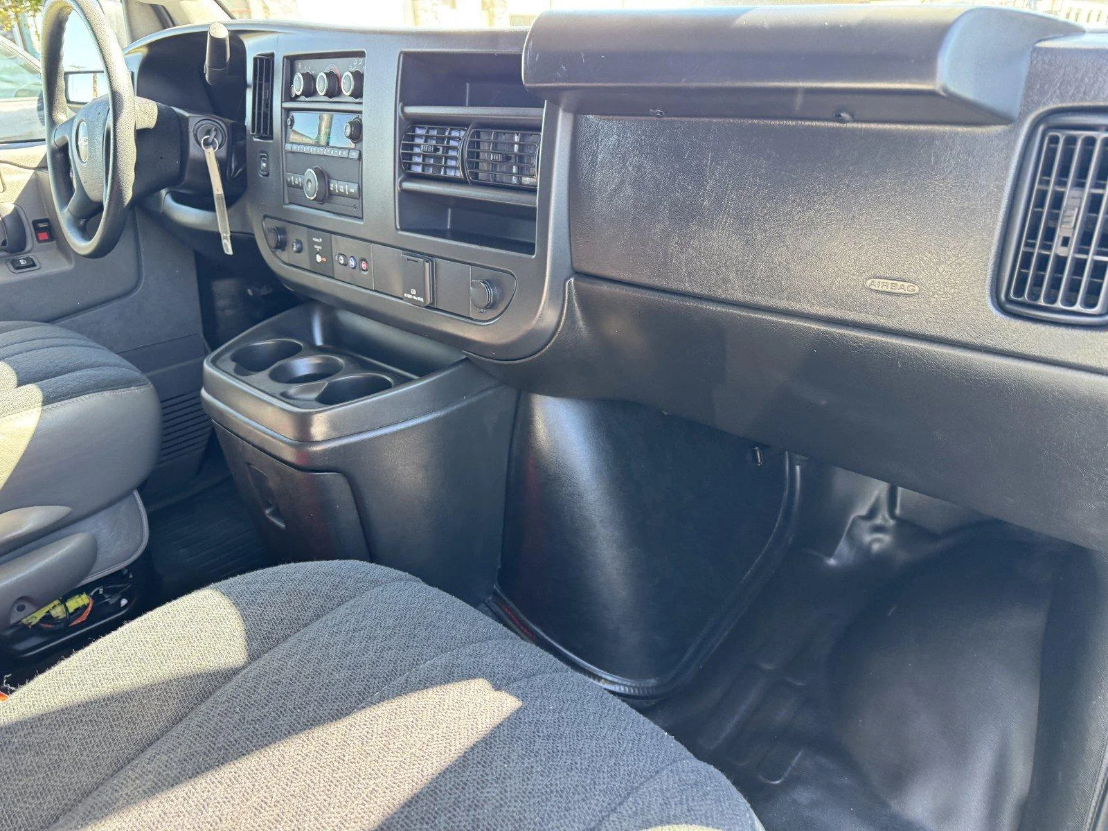 Used 2025 Summit White GMC Work Van image 7