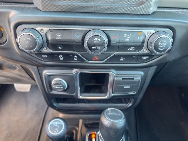 Used 2022 Gray Jeep Sport image 18