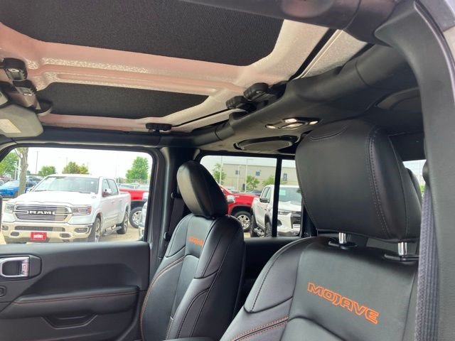 Used 2022 Sting-Gray Clearcoat Jeep Mojave image 12