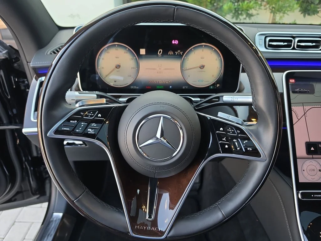 Used 2021 Black Mercedes-Benz Maybach S 580 image 31