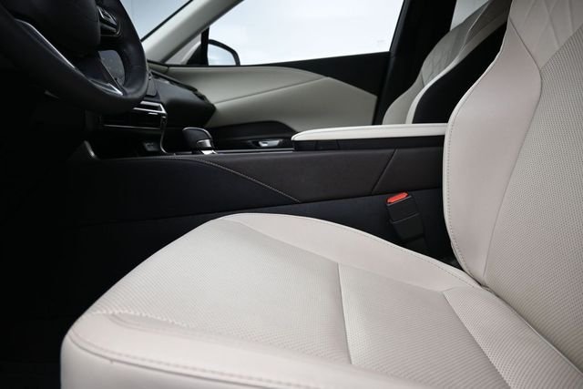 Used 2024 White Lexus 350 image 23