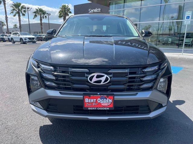 New 2026 Black Hyundai SE FWD image 2