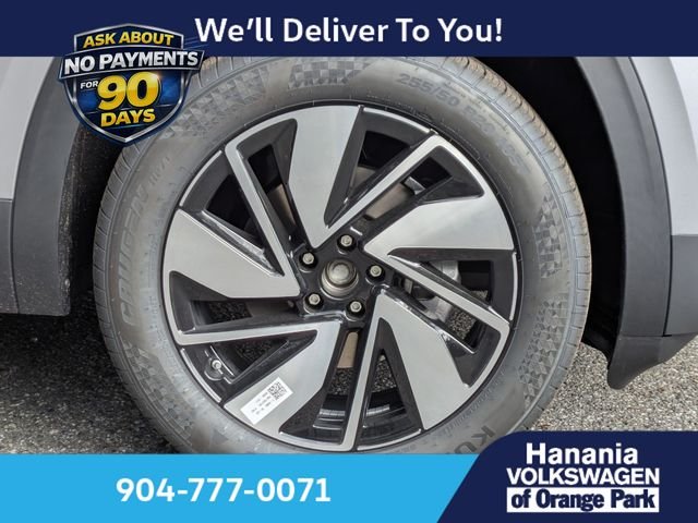 New 2026 Silver Volkswagen 2.0T SE w/Technology image 10