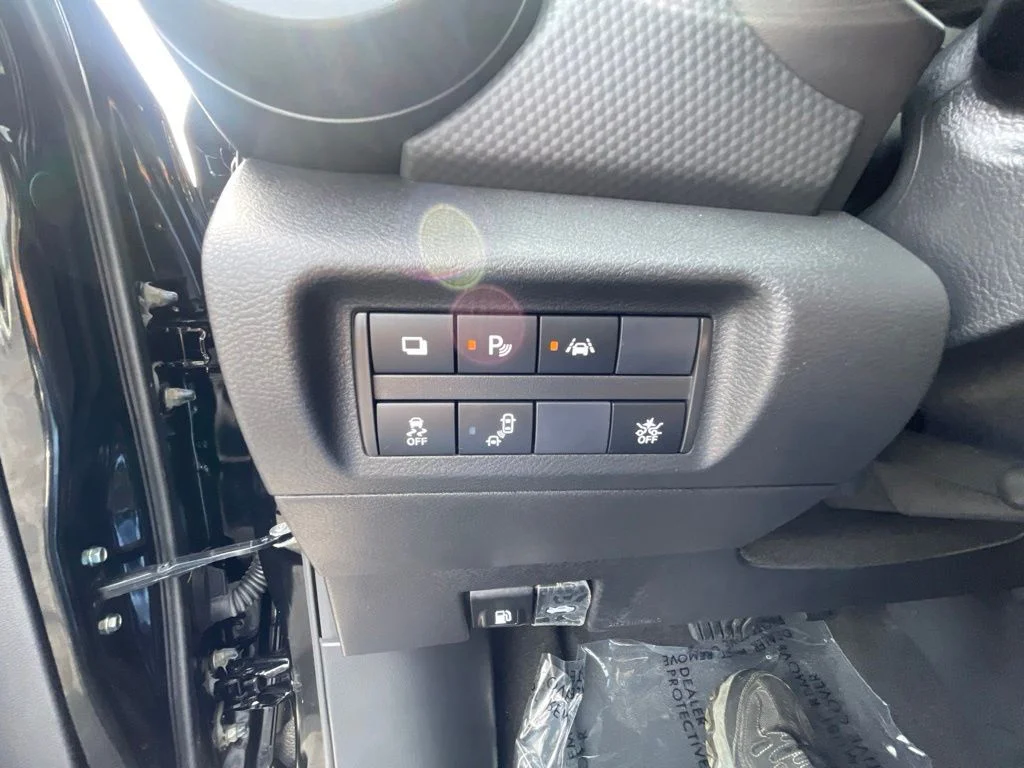 2025 Nissan KICKS PLAY Base - Photo 16