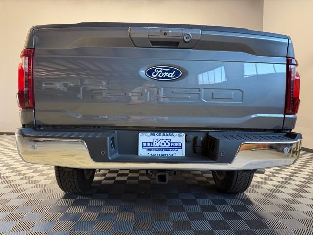 New 2026 Carbonized Gray Metallic Ford XLT image 10