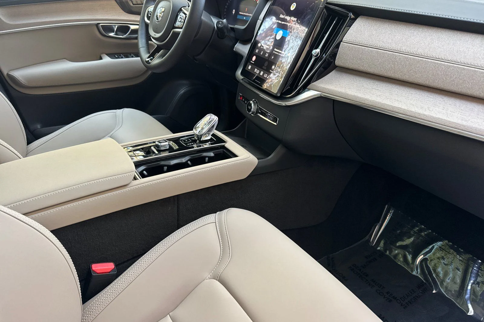 New 2026 Denim Blue Volvo T8 Plus 7-Seater image 19