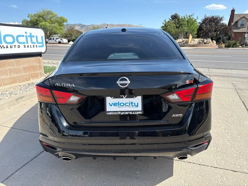 Used 2024 Black Nissan 2.5 SR image 5