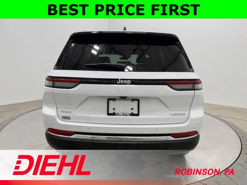 New 2026 Bright White Clear-Coat Exterior Paint Jeep Laredo image 6