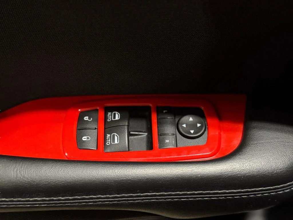 Used 2015 Pitch Black Clearcoat Dodge R/T Shaker image 19