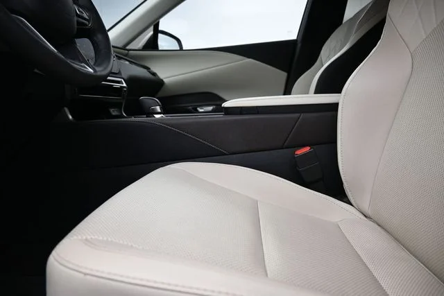 Used 2024 White Lexus 350 image 23