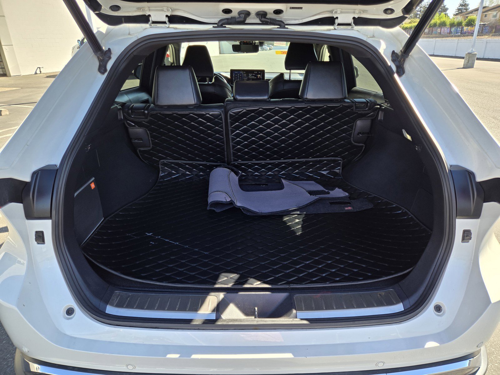 Used 2021  Toyota  image 10