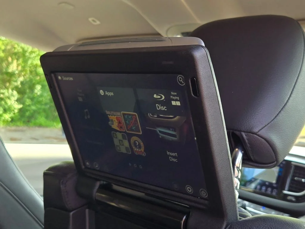 Used 2018 Gray Chrysler Touring L Plus image 10