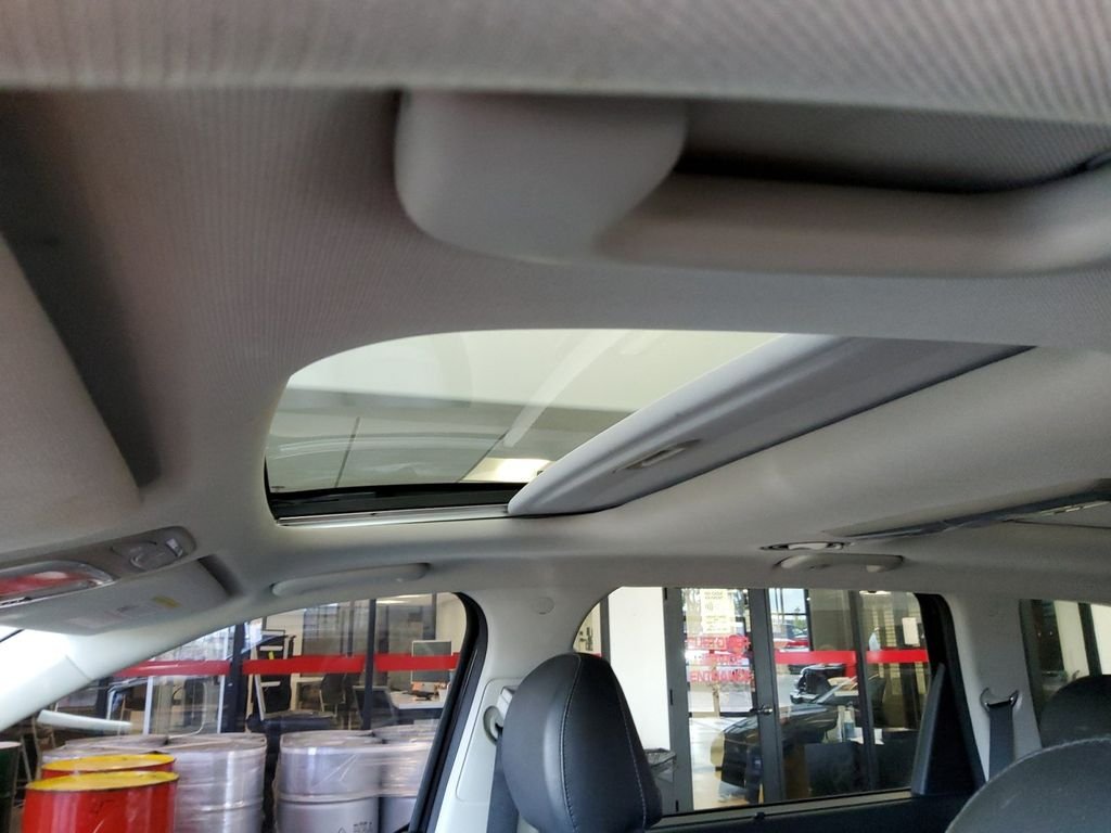 Used 2020 Black Kia SX image 25