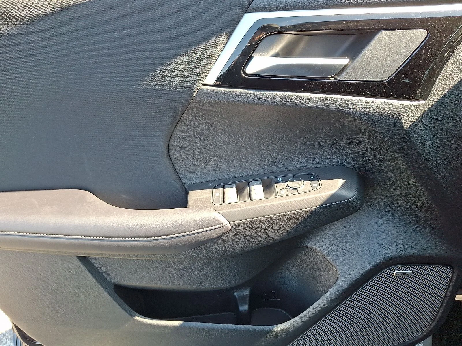 New 2026 Black Mitsubishi ES image 13
