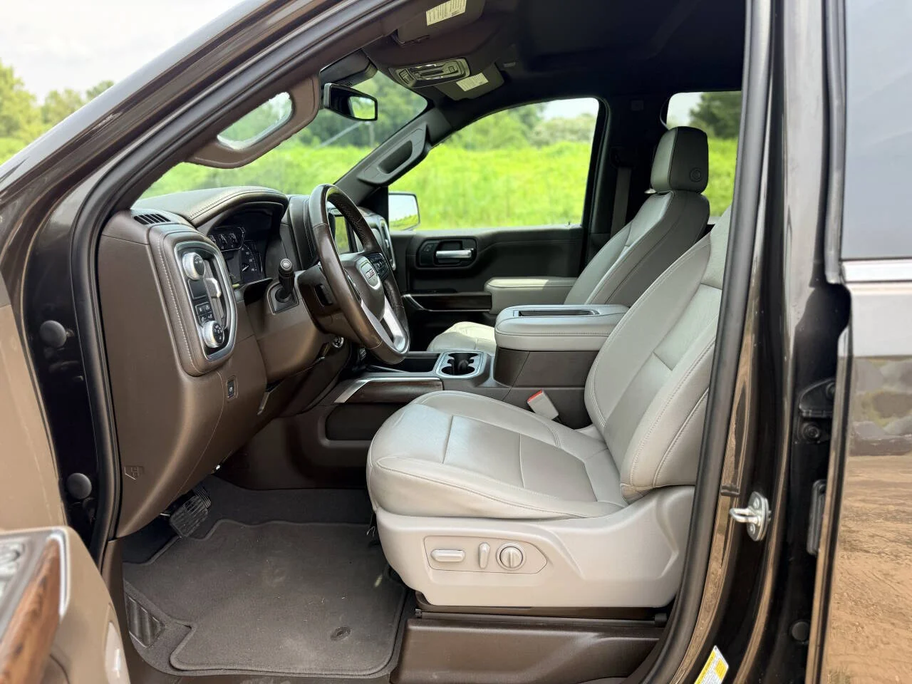 Used 2021 Pewter GMC SLT 4x2 4dr Crew Cab 5.8 ft. SB image 12