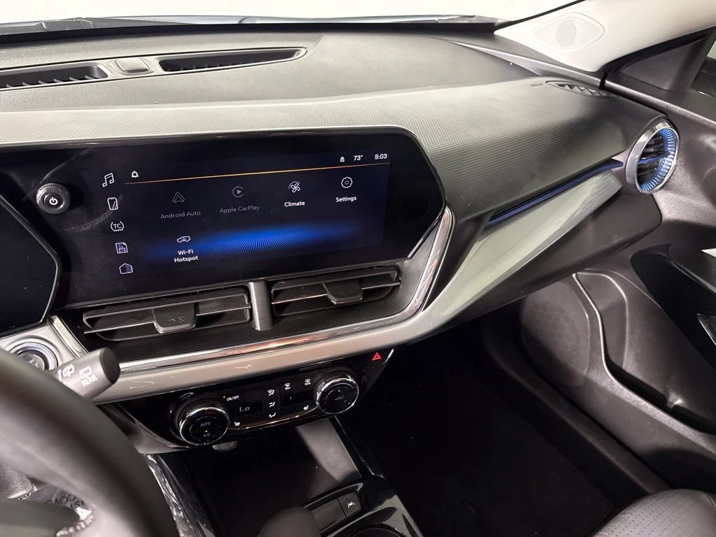 Used 2025 White Chevrolet LT image 32
