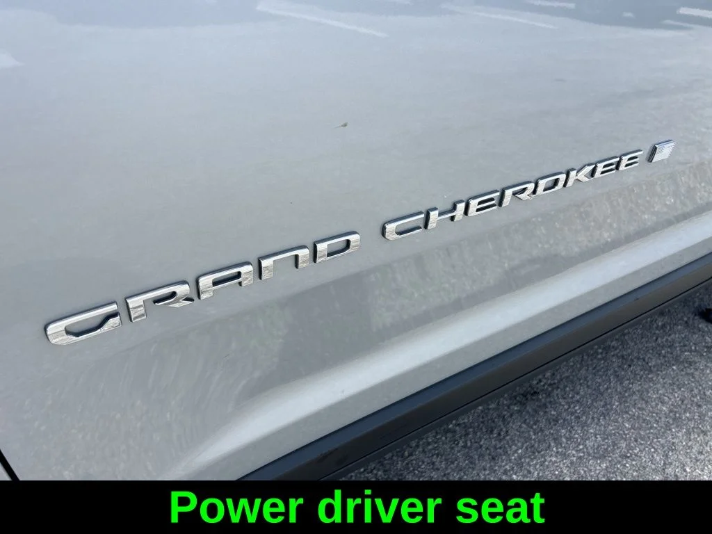 Used 2024 Silver Jeep Limited image 20