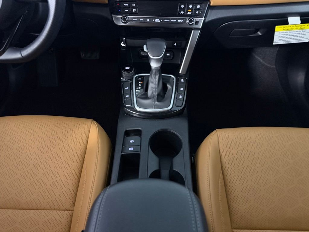 Used 2024 Snow White Pearl Kia SX image 16