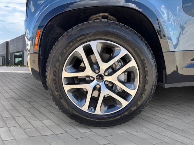 Certified Used 2026 Blue Land Rover X-Dynamic SE image 9