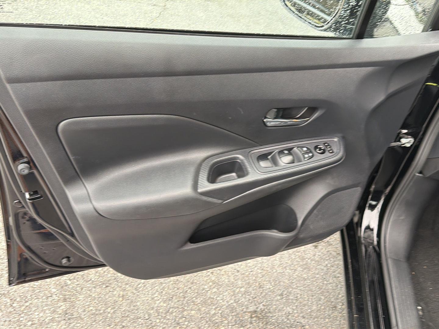 Used 2025 Super Black Nissan SV image 16