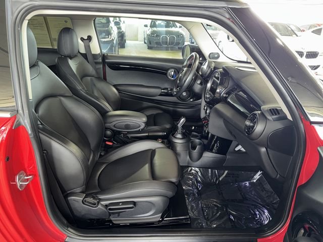 Used 2020 Chili Red MINI Signature image 5