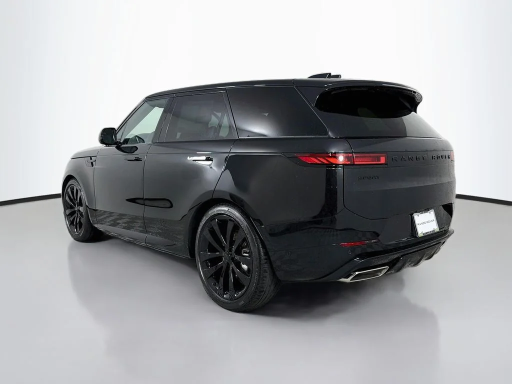 New 2027 Santorini Black Land Rover Dynamic SE image 7