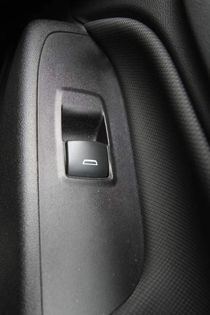 Used 2022  Chevrolet RS image 24