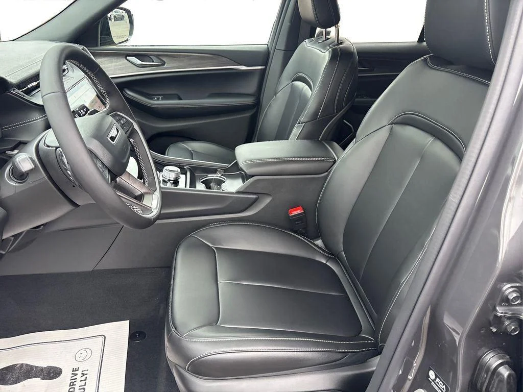 New 2026 Baltic Gray Metallic Clearcoat Jeep Limited image 9