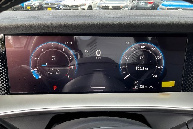 2025 Volkswagen Tiguan SE - Photo 21