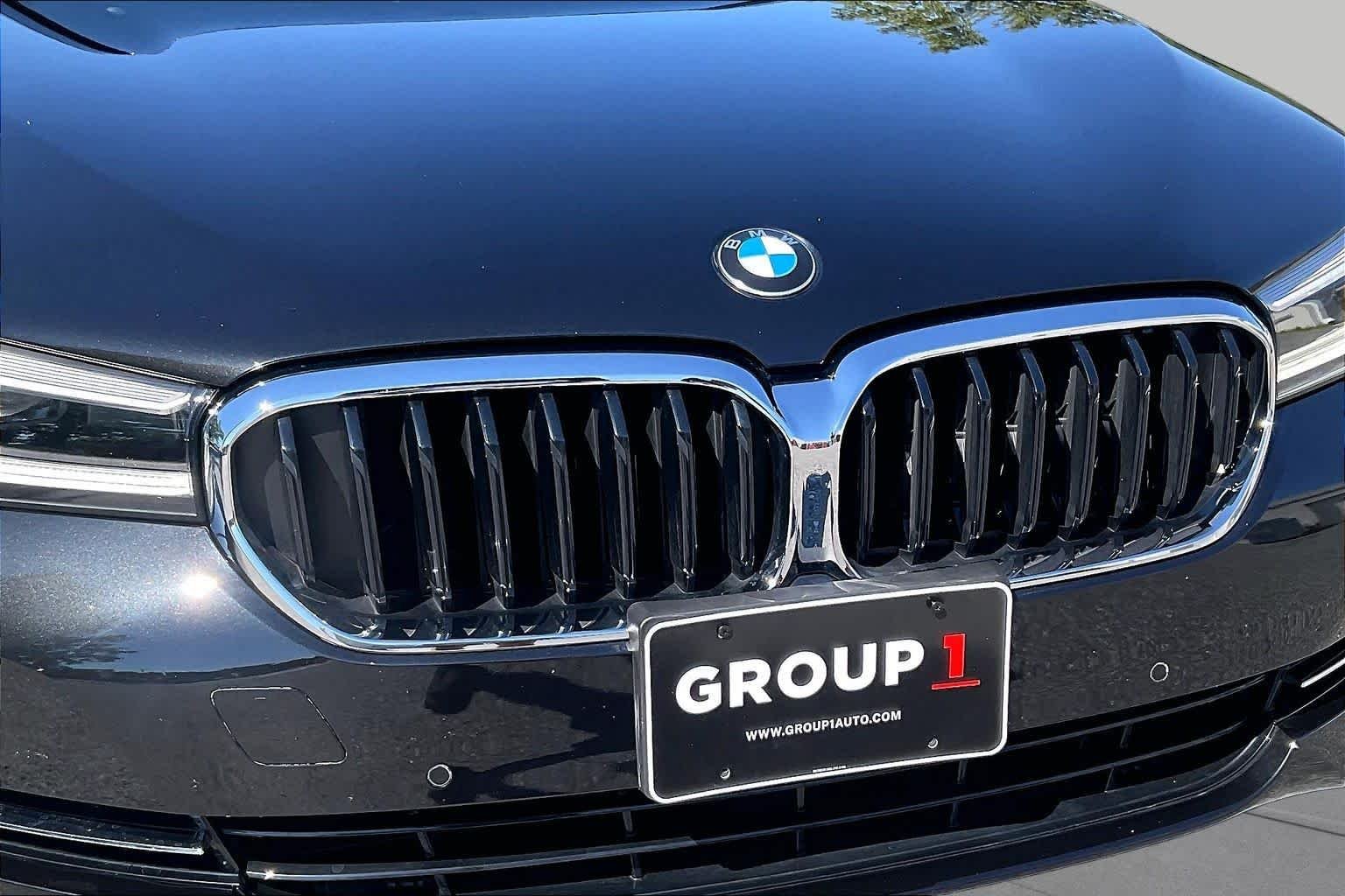 Used 2023 Black Sapphire Metallic BMW 540i xDrive image 31