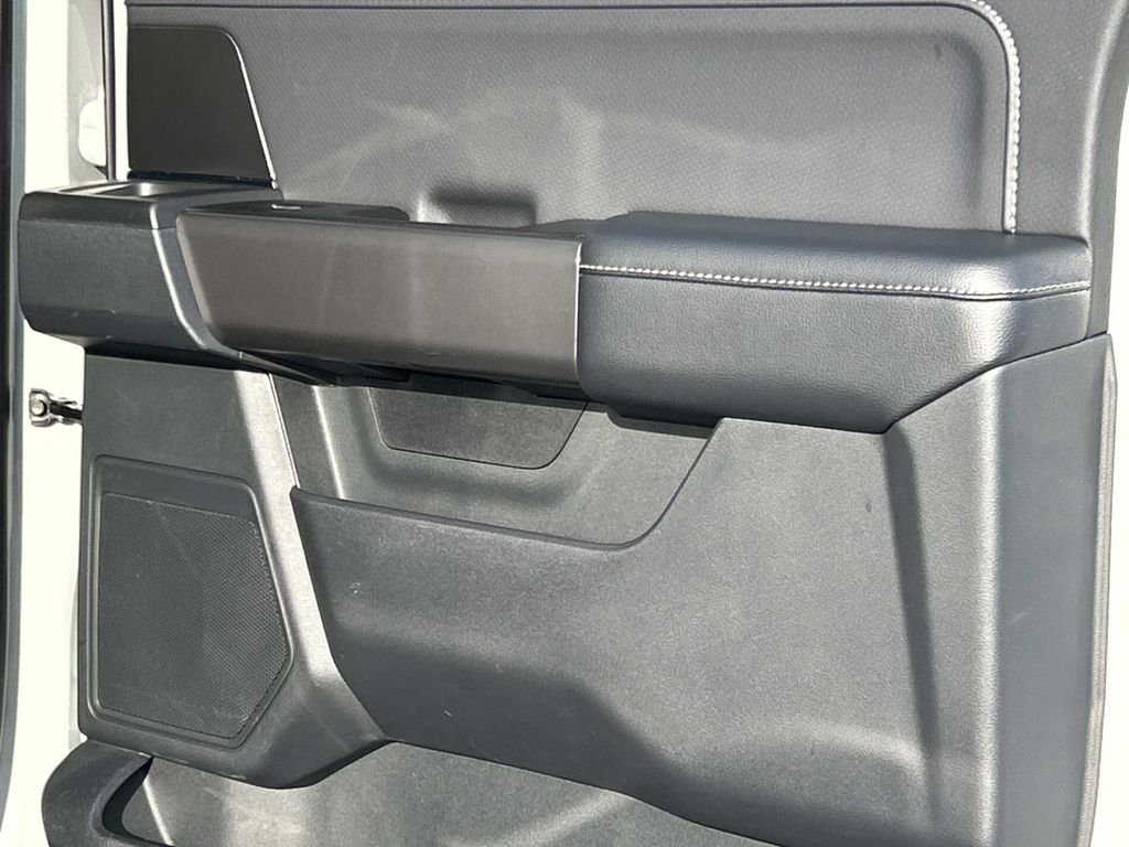 Certified Used 2024 Avalanche Ford XLT image 21