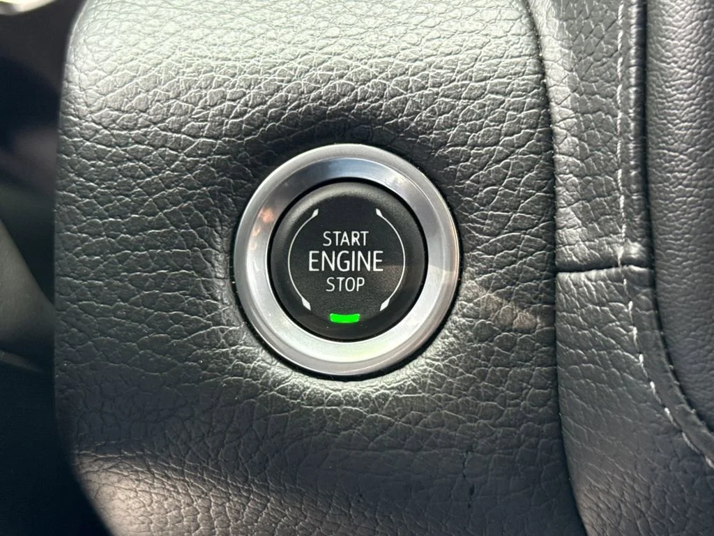 Used 2024 Onyx Black GMC Denali image 31