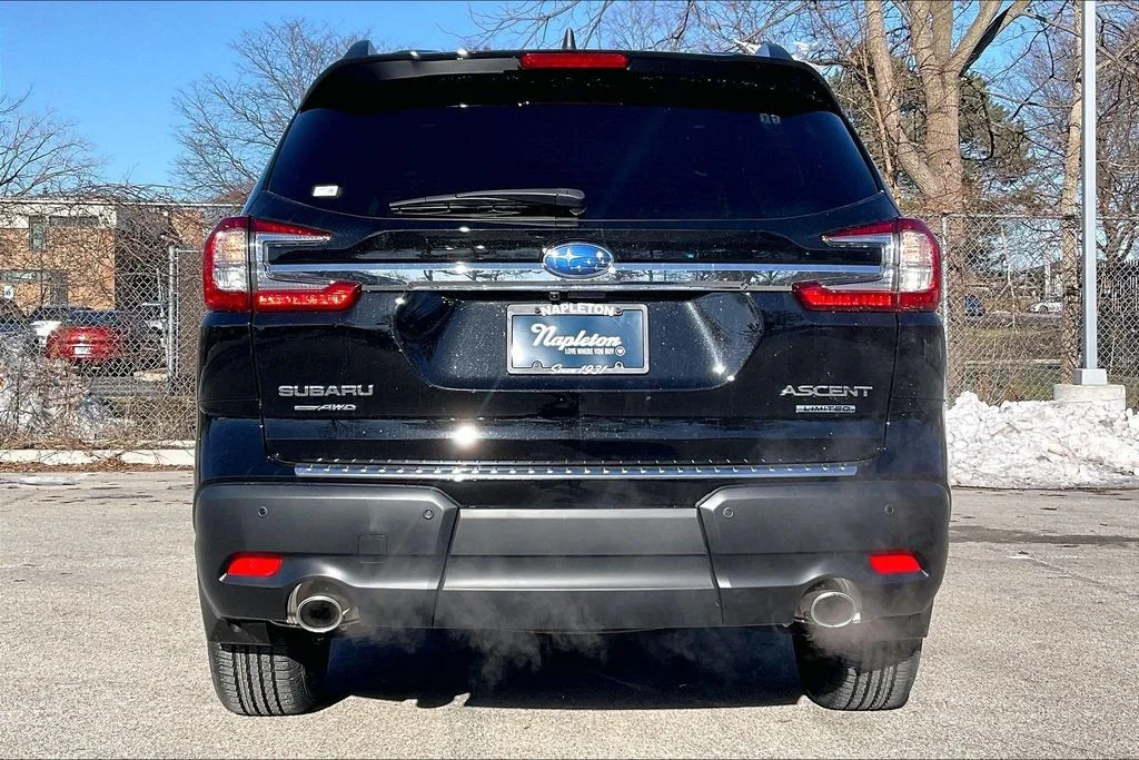 New 2026 CRYSTAL BLACK SILICA Subaru Limited 8-Passenger image 4