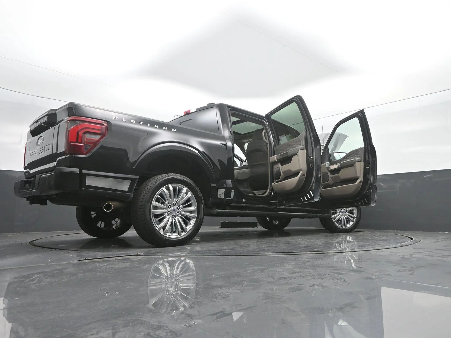 Used 2025 Agate Black Ford Platinum image 58