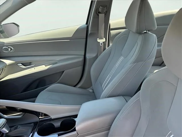 Used 2023 Gray Hyundai SEL image 9