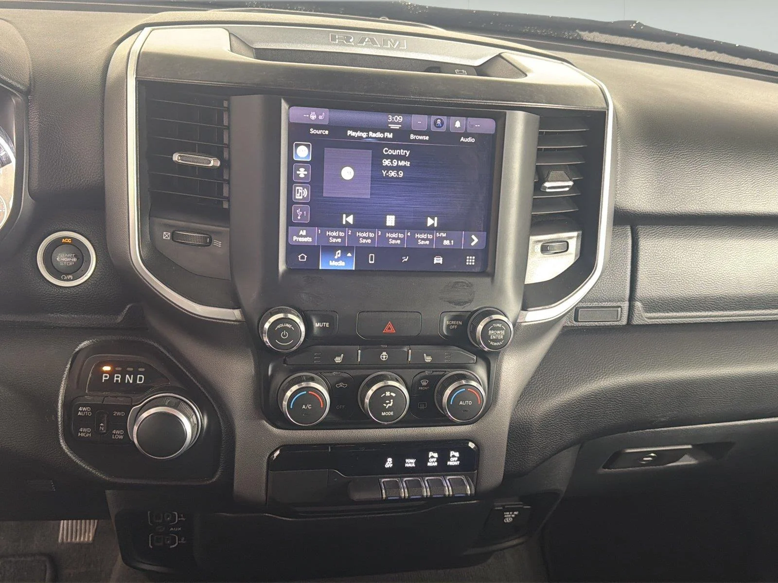 Used 2022  RAM Big Horn image 22