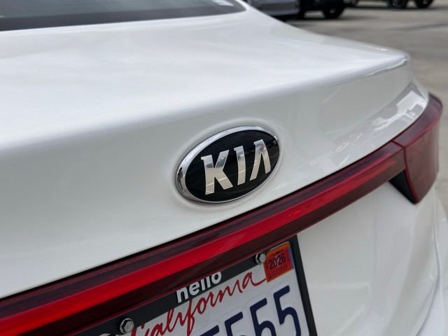 Used 2020 Clear White Kia LXS image 25