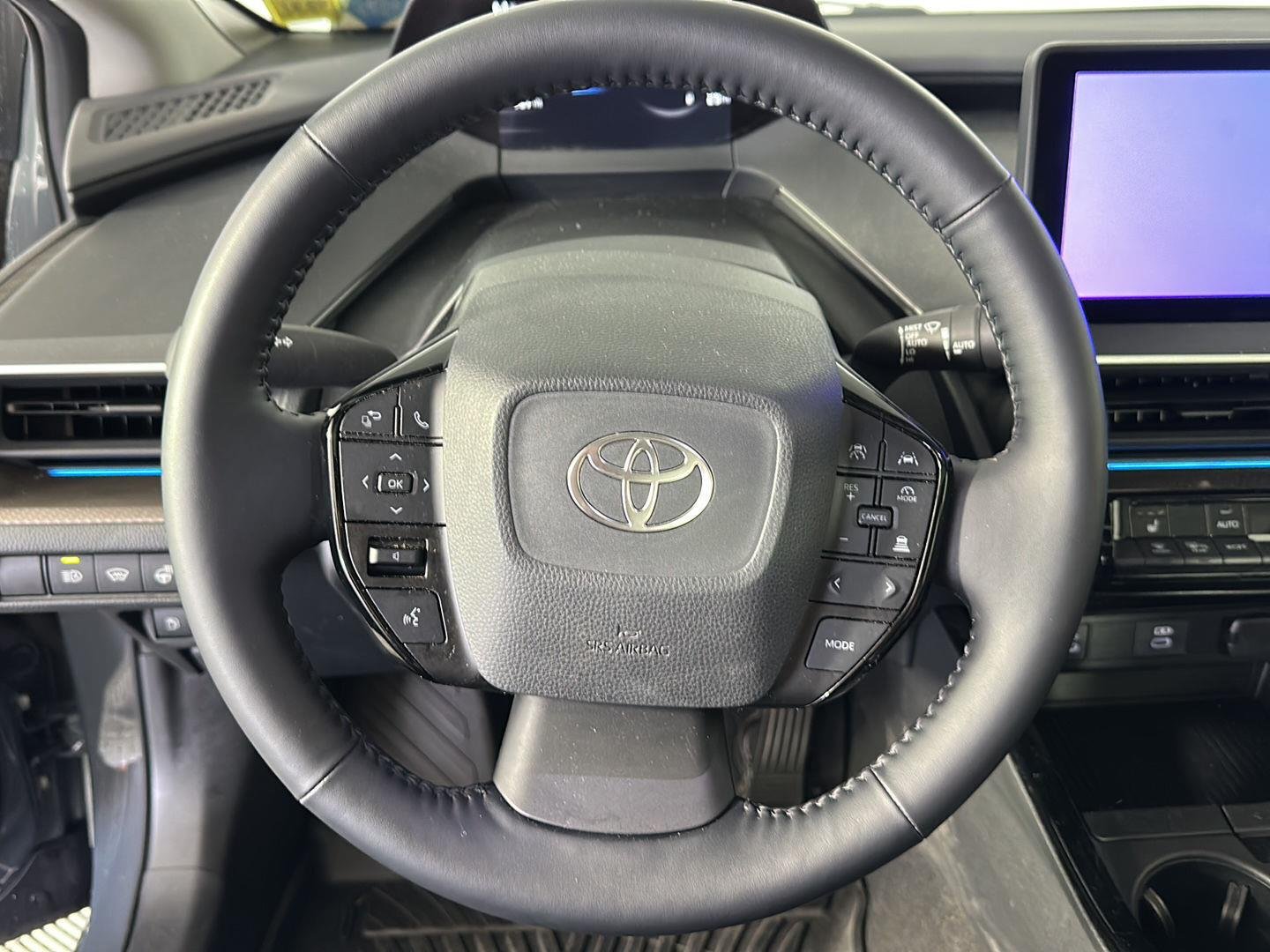 Used 2023 Guardian Gray Toyota XLE image 13