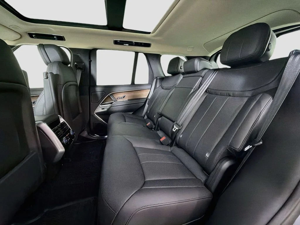 New 2026 Carpathian Grey Land Rover SE image 26