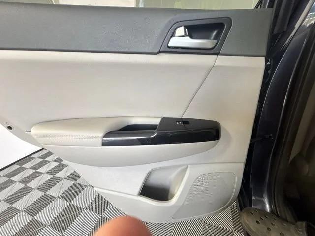 Used 2019 Blue Kia EX image 23