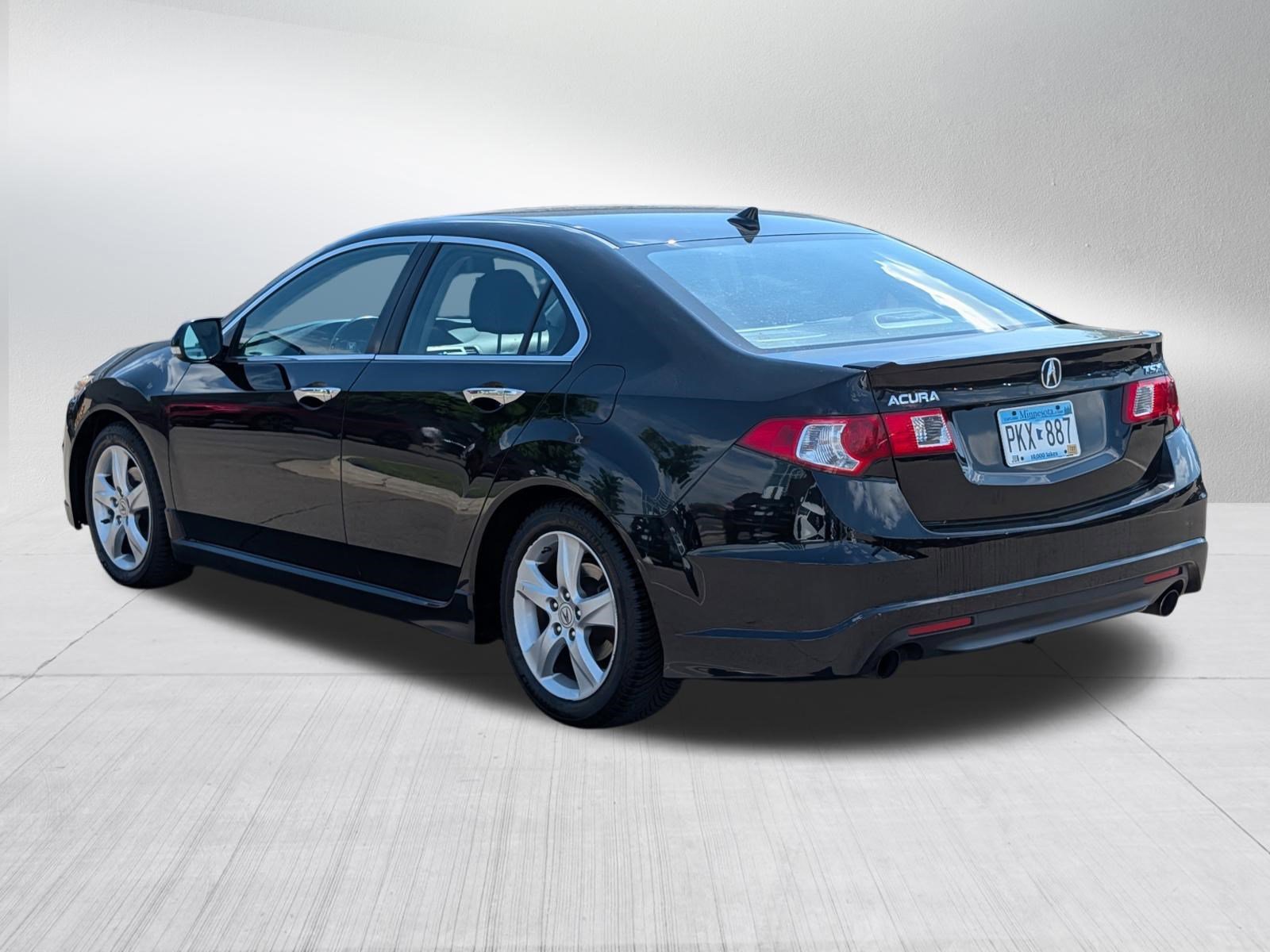 Used 2010 Crystal Black Pearl Acura  image 5