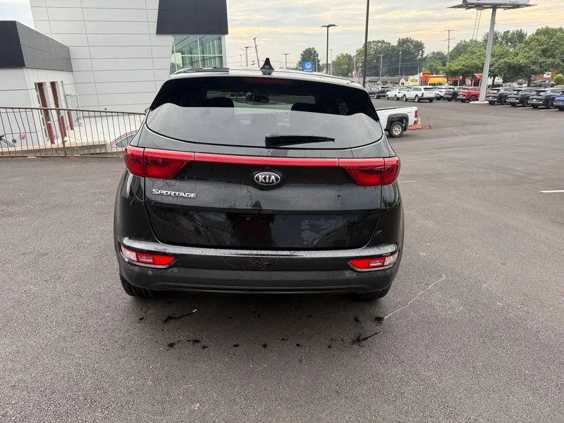 Used 2017 Red Kia LX image 7