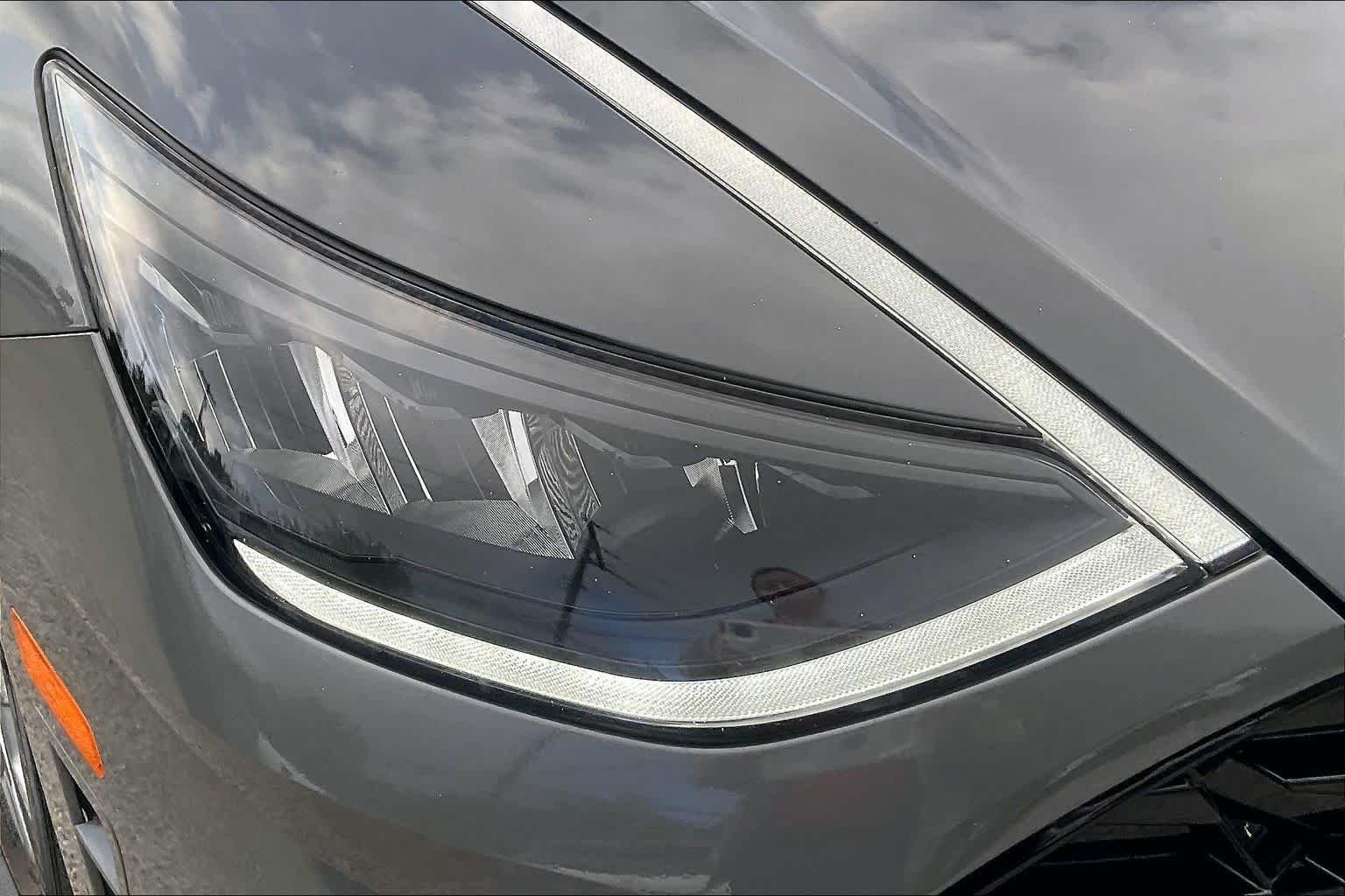 Used 2023 Hampton Gray Hyundai SEL image 27