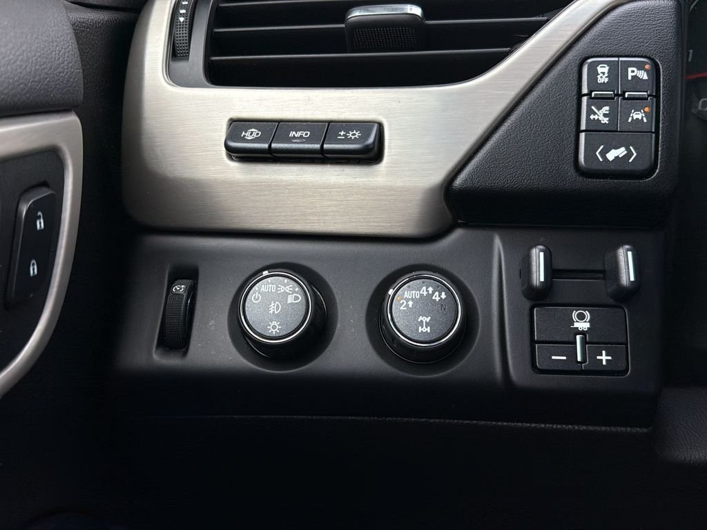 Used 2018 Black GMC Denali image 16