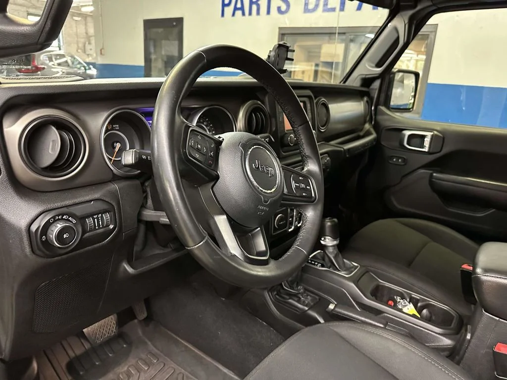 Used 2018 Gray Jeep Unlimited Sport S image 16