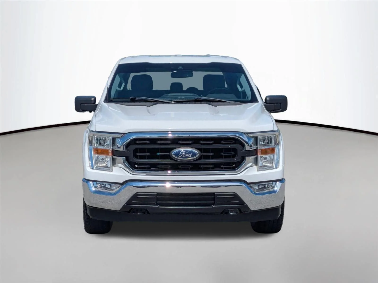 Used 2021  Ford XLT image 2